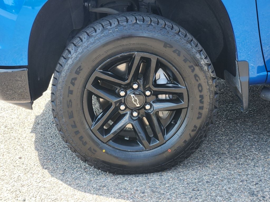2022 Chevrolet Silverado — detail view